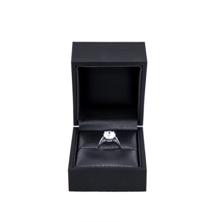 Bague solitaire en Or Blanc 18K (10g), Diamant 3,15ct (couleur RW-F, clarté WS2, FVVS2).